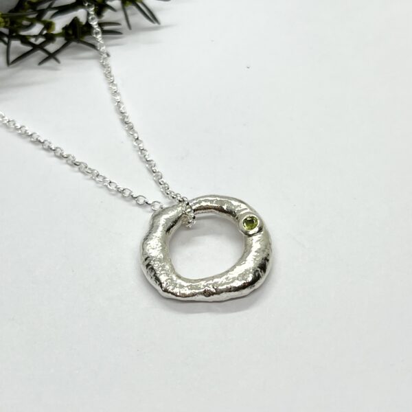 LorriSilver Jewellery, peridot molten circle necklace