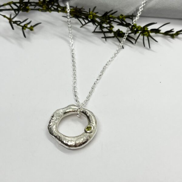 LorriSilver Jewellery, peridot molten circle necklace