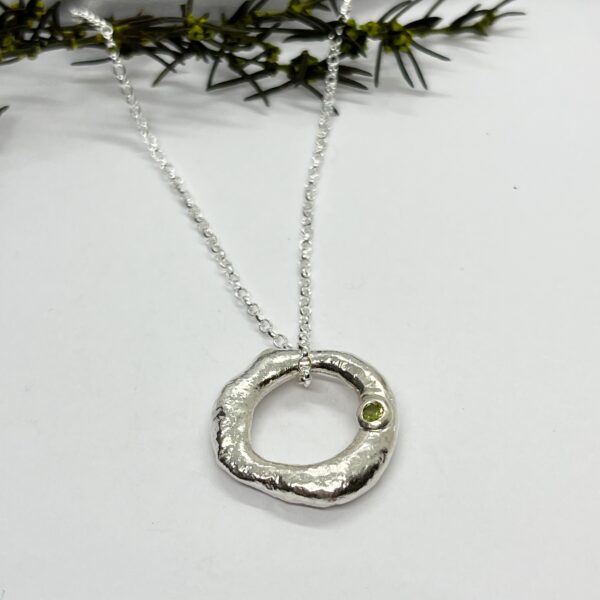 LorriSilver Jewellery, peridot molten circle necklace